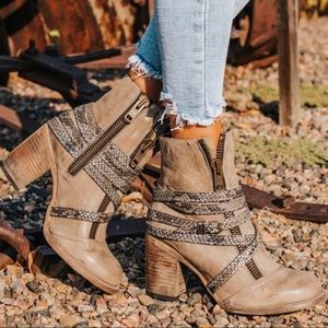 Freebird balboa stone multi size 10